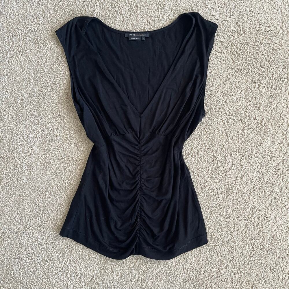 BCBGMaxArzia Y2K black ruched top v nexk fitted going out top - size L
